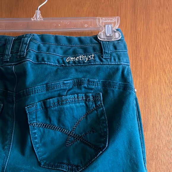 Amethyst Jean - Picture 3 of 5